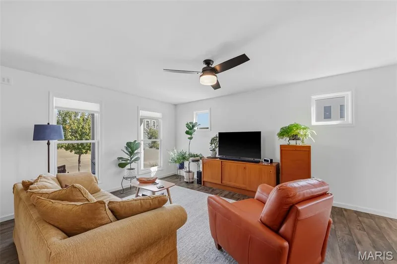 6002 Suntan Drive, St Charles, MO 63301 — listing photo 6 of 49