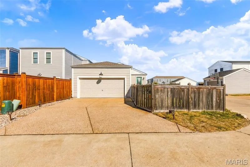 6002 Suntan Drive, St Charles, MO 63301 — listing photo 33 of 49