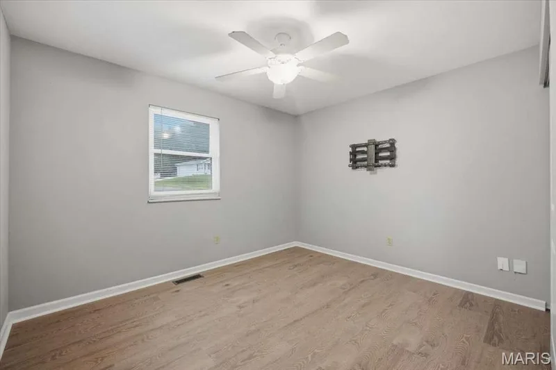 637 Norma Drive, St Charles, MO 63301 — listing photo 9 of 28