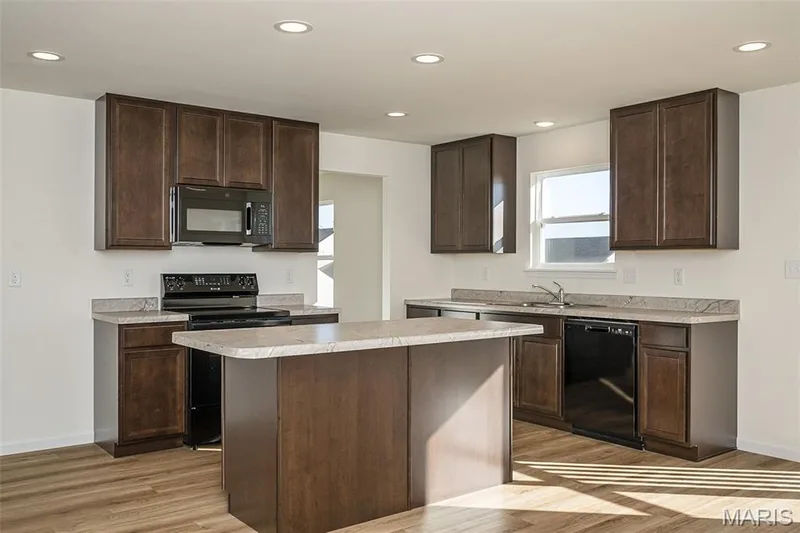 1018 Westhaven Boulevard, Wentzville, MO 63385 — listing photo 13 of 38