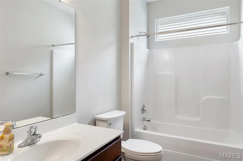 1247 Emerald Gardens Drive, St Peters, MO 63376 — listing photo 22 of 47