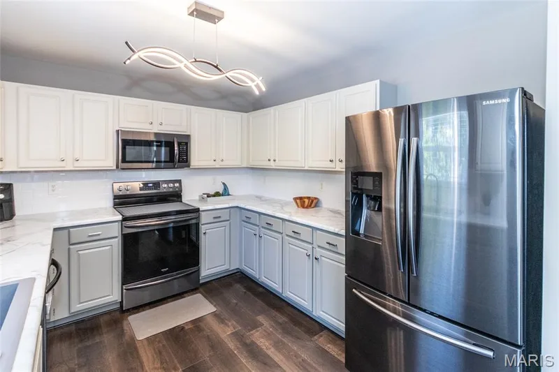 232 Spring Borough Drive, O'Fallon, MO 63368 — listing photo 8 of 40