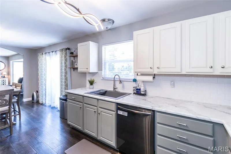 232 Spring Borough Drive, O'Fallon, MO 63368 — listing photo 10 of 40