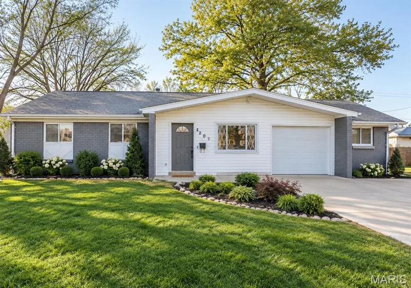 204 Allen Drive, O'Fallon, MO — listing photo 1