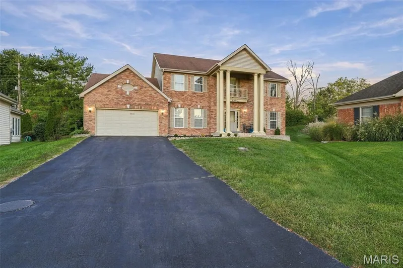 14901 Jockey Club Drive, Chesterfield, MO β listing photo 1