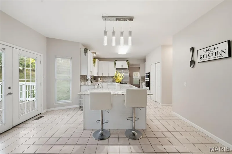 14901 Jockey Club Drive, Chesterfield, MO 63017 — listing photo 7 of 27