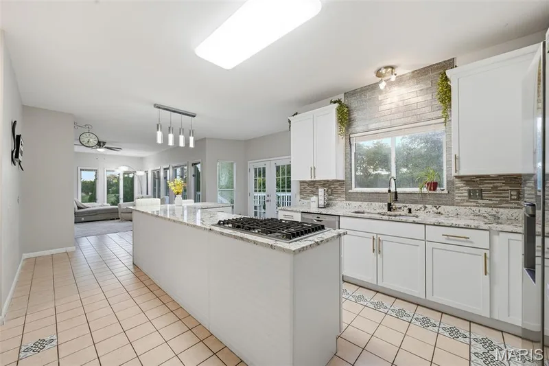 14901 Jockey Club Drive, Chesterfield, MO 63017 — listing photo 8 of 27