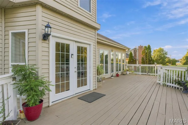 14901 Jockey Club Drive, Chesterfield, MO 63017 — listing photo 23 of 27