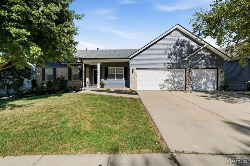 408 Saint Gemma Drive, O'Fallon, MO β listing photo 1