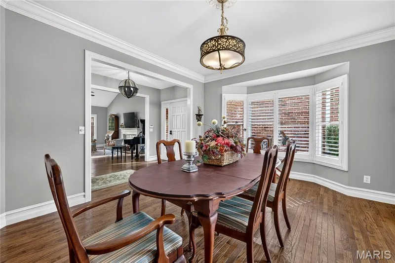 1627 Timberlake Manor Parkway, Chesterfield, MO 63017 — listing photo 4 of 48