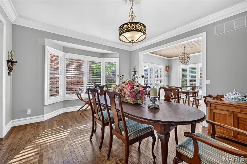1627 Timberlake Manor Parkway, Chesterfield, MO 63017 — listing photo 5 of 48