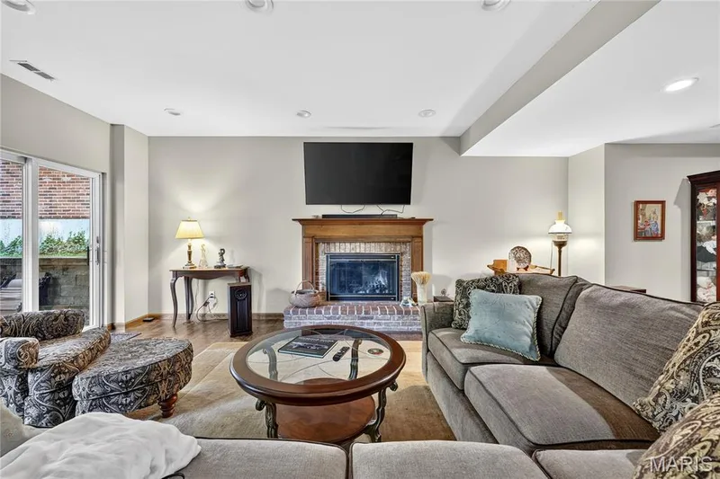 1627 Timberlake Manor Parkway, Chesterfield, MO 63017 — listing photo 35 of 48
