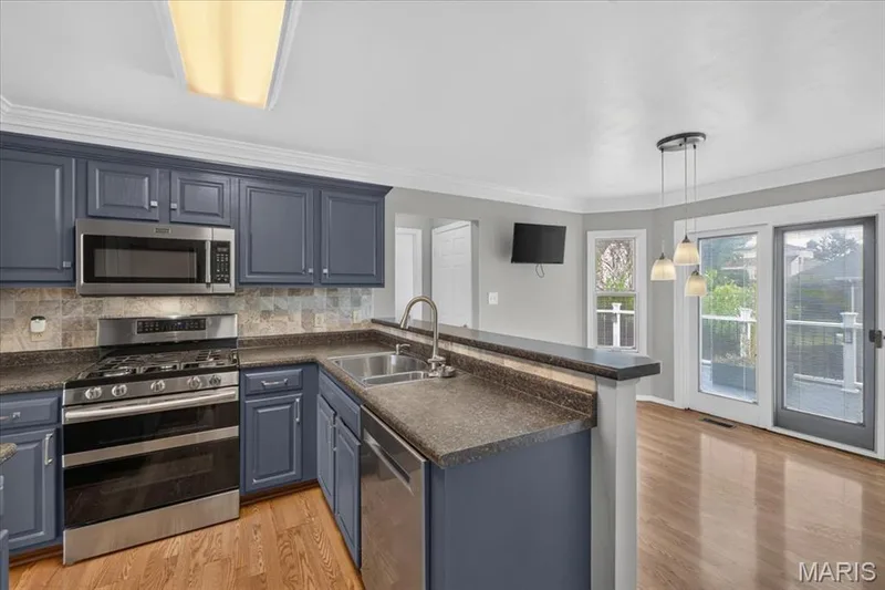 71 Gray Owl Garth Court, St Charles, MO 63304 — listing photo 3 of 40