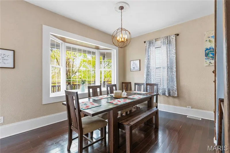 1506 N 5th Street, St Charles, MO 63301 — listing photo 7 of 27