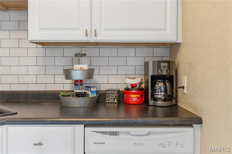 1506 N 5th Street, St Charles, MO 63301 — listing photo 10 of 27