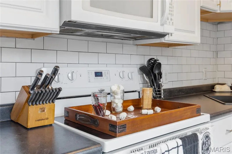 1506 N 5th Street, St Charles, MO 63301 — listing photo 11 of 27