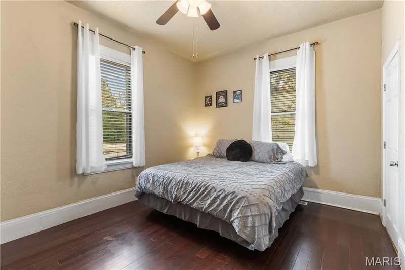 1506 N 5th Street, St Charles, MO 63301 — listing photo 12 of 27