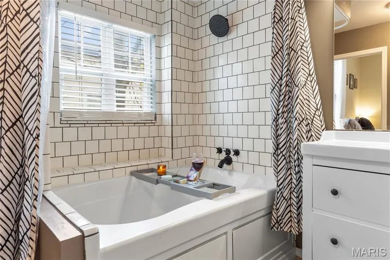 1506 N 5th Street, St Charles, MO 63301 — listing photo 13 of 27