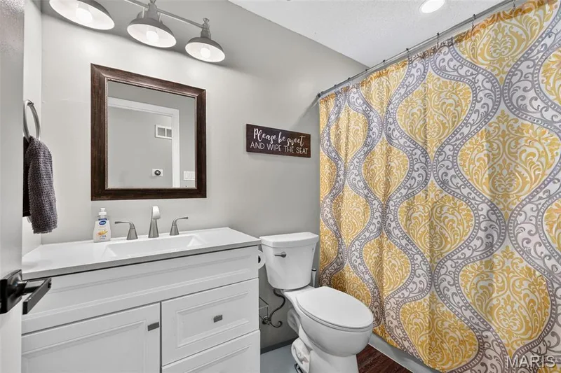 The hall bathroom on the main floor. — 2335 Federalist Place, O'Fallon, MO 63368