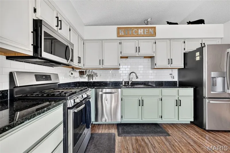 Stainless steel appliances. — 2335 Federalist Place, O'Fallon, MO 63368