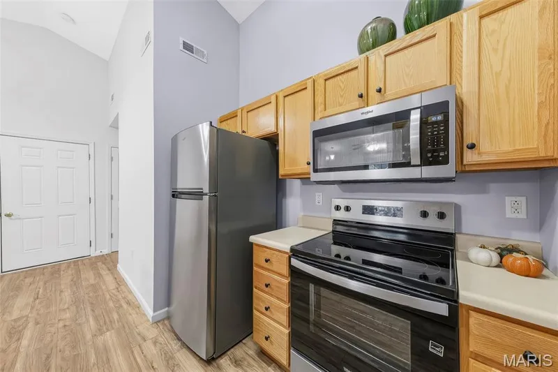 Kitchen - All New Applicanes — 128 Green Gables Drive, Wentzville, MO 63385