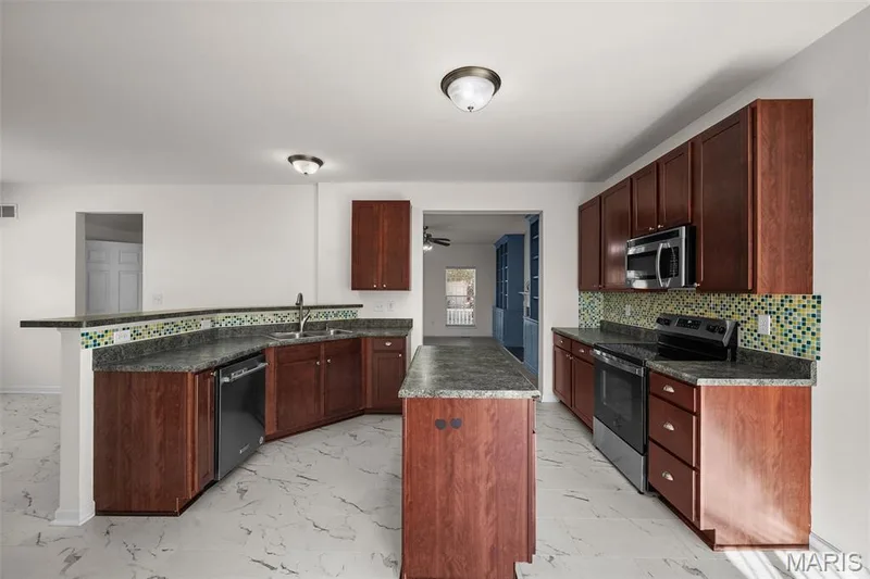 1321 Commons Circle, Cottleville, MO 63304 — listing photo 12 of 43