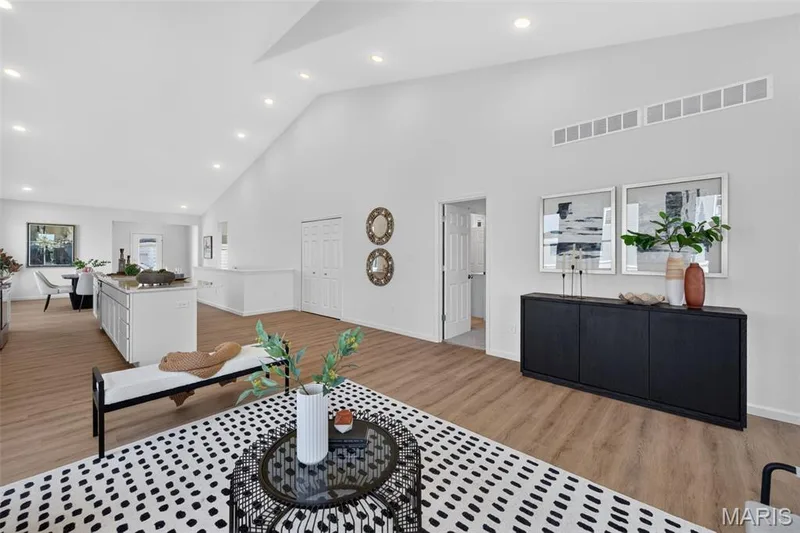 Open concept floor plan with vaulted ceilings! — 2974 Memphis Street, St Charles, MO 63301