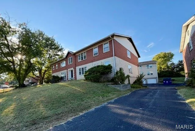 612 Thunderbird Court, Chesterfield, MO 63017 — listing photo 18 of 22