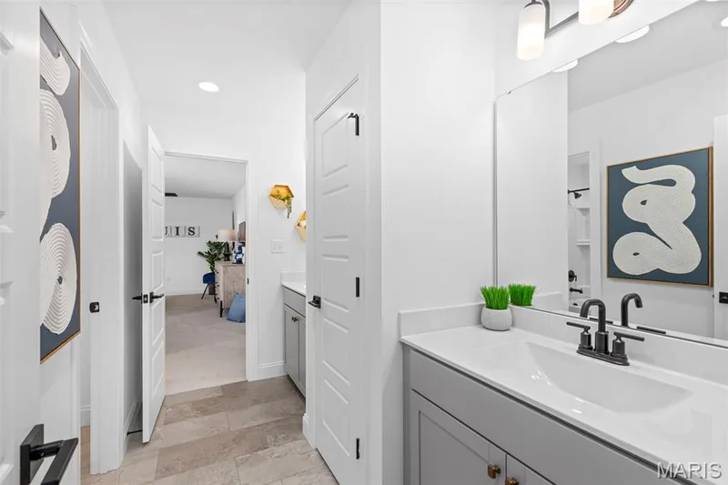 2 Pin Oak II at Post Farms Enclave, O'Fallon, MO 63385 — listing photo 4 of 35