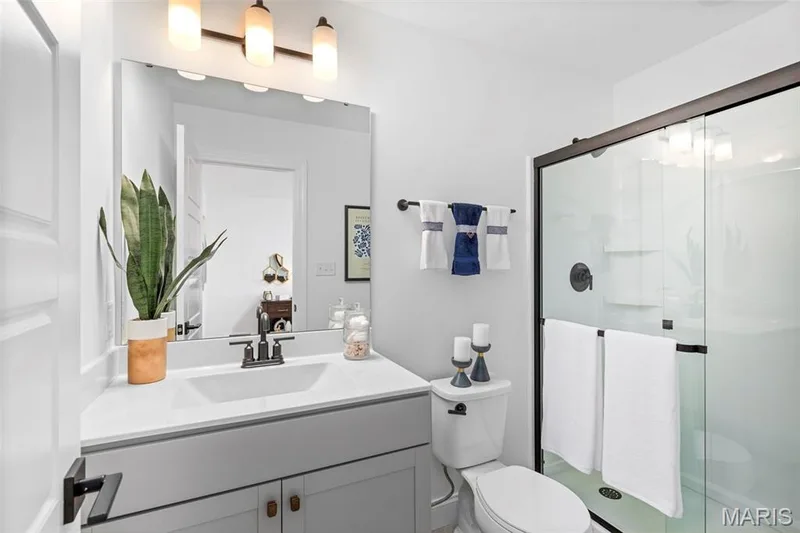 2 Pin Oak II at Post Farms Enclave, O'Fallon, MO 63385 — listing photo 9 of 35