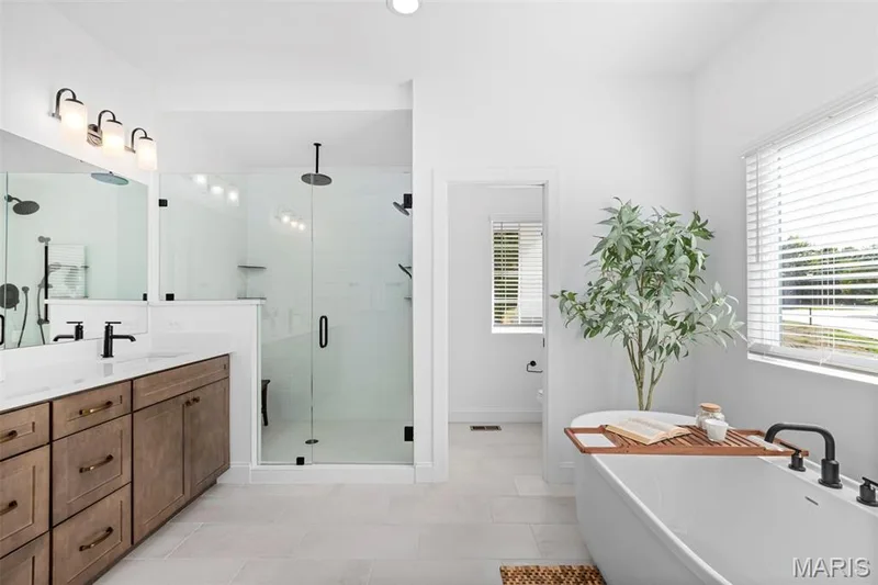 2 Pin Oak II at Post Farms Enclave, O'Fallon, MO 63385 — listing photo 17 of 35