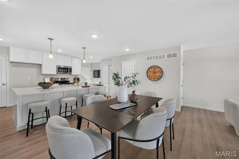 1760 Dyess Street, St Charles, MO 63301 — listing photo 10 of 41