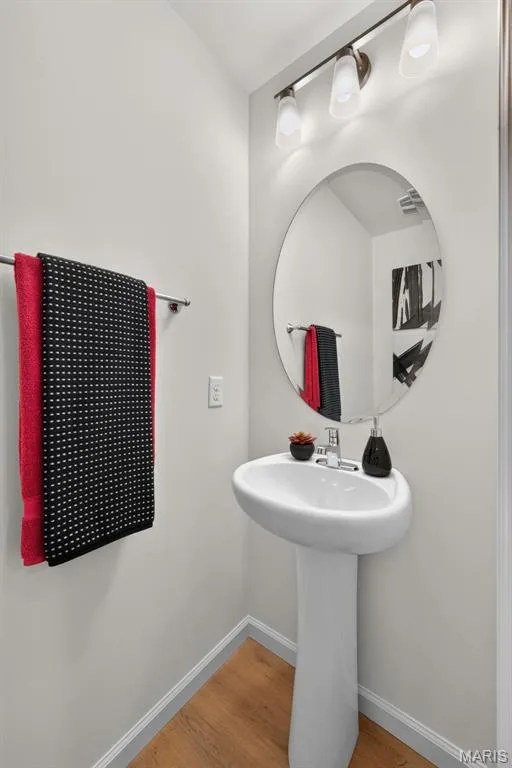 Powder room — 1760 Dyess Street, St Charles, MO 63301