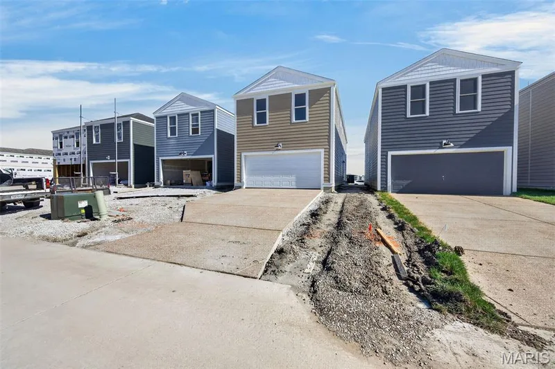 1760 Dyess Street, St Charles, MO 63301 — listing photo 38 of 41