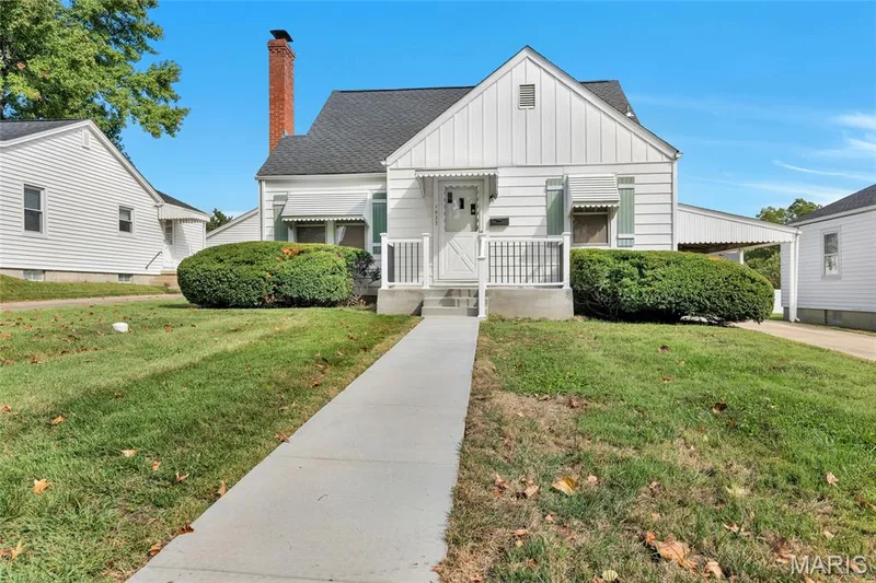 1022 Pike Street, St Charles, MO 63301 — listing photo 3 of 33