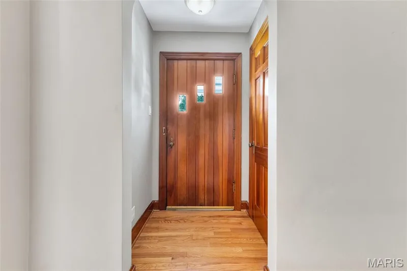 1022 Pike Street, St Charles, MO 63301 — listing photo 6 of 33