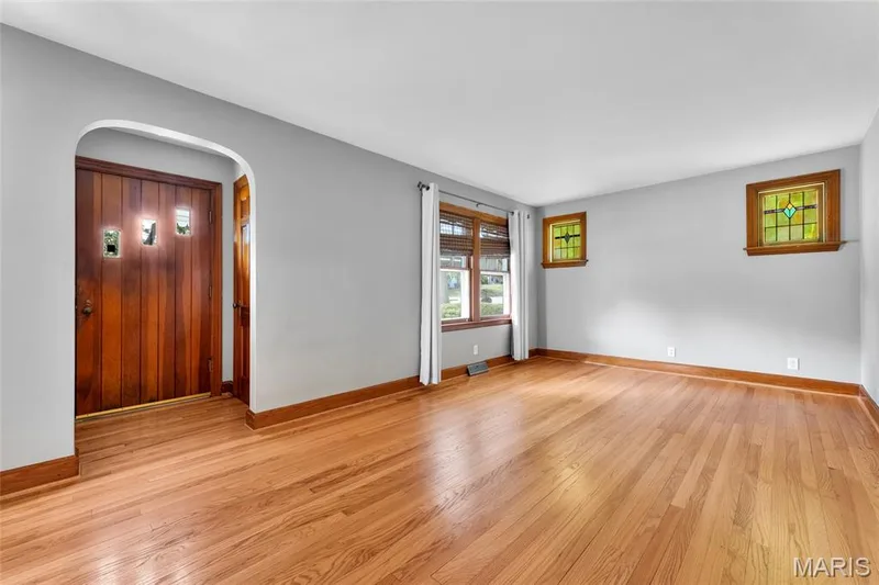 1022 Pike Street, St Charles, MO 63301 — listing photo 8 of 33