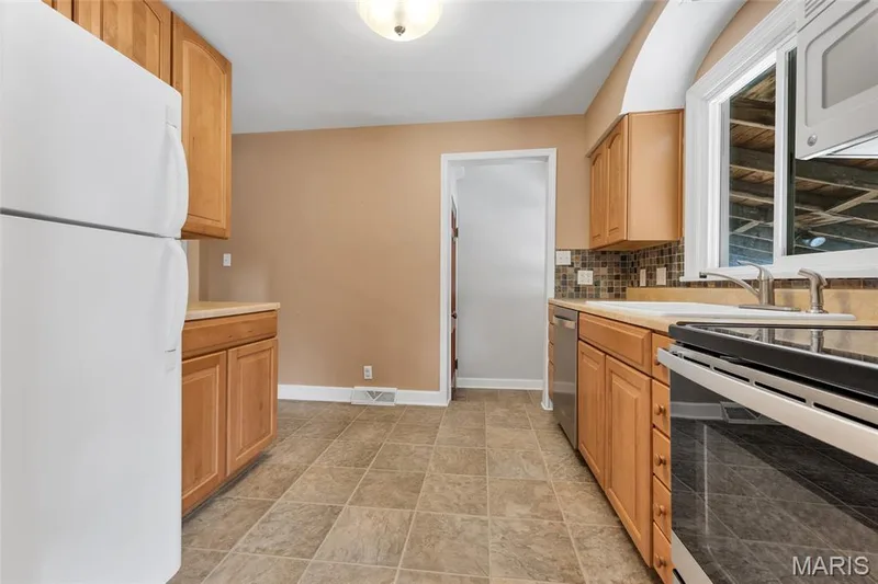 1022 Pike Street, St Charles, MO 63301 — listing photo 14 of 33