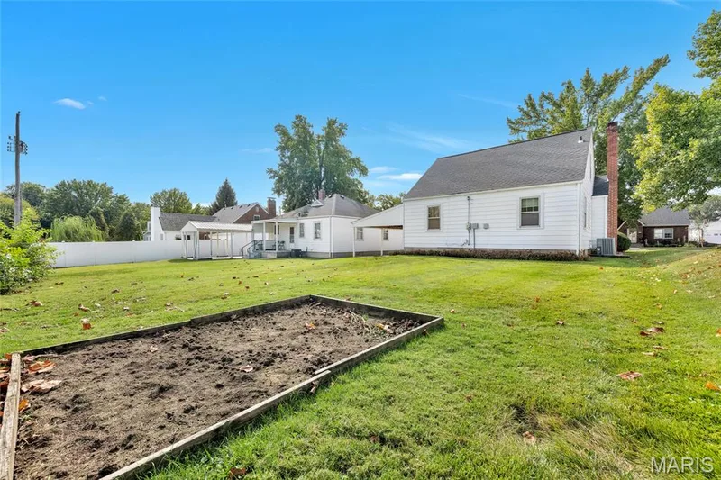 1022 Pike Street, St Charles, MO 63301 — listing photo 29 of 33