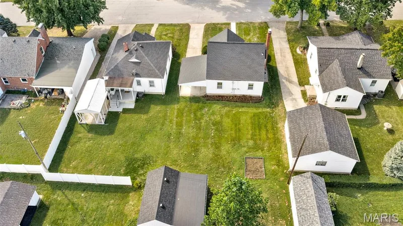 1022 Pike Street, St Charles, MO 63301 — listing photo 30 of 33