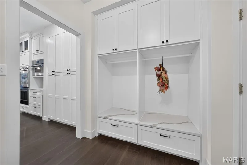 Drop zone in laundry — 713 High Point Drive, Lake St. Louis, MO 63367