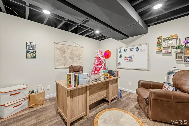The perfect work at home office! — 101 Starry Night Way, St Charles, MO 63301