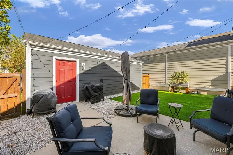 Great entertaining space! — 101 Starry Night Way, St Charles, MO 63301