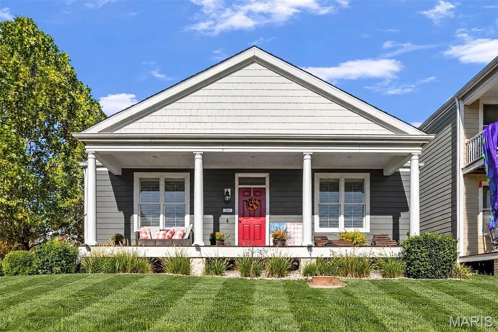 Relax on your wide front porch! — 101 Starry Night Way, St Charles, MO 63301