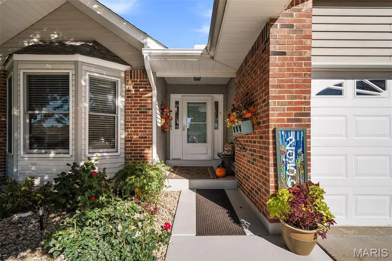 2956 Oakmoor Drive #10A, St Charles, MO 63301 — listing photo 2 of 49