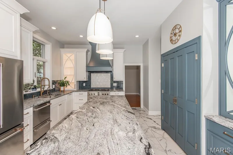 604 Spyglass Summit Drive, Chesterfield, MO 63017 — listing photo 21 of 91