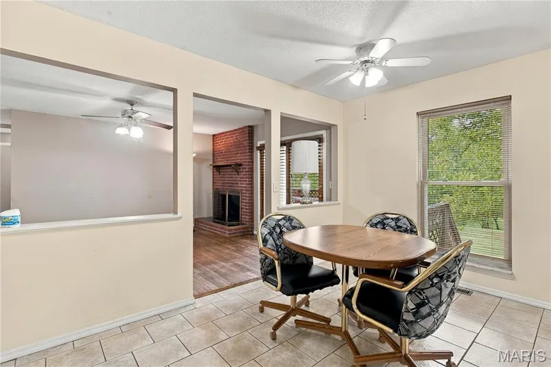 1135 Grand Prix Drive, St Charles, MO 63303 — listing photo 10 of 38