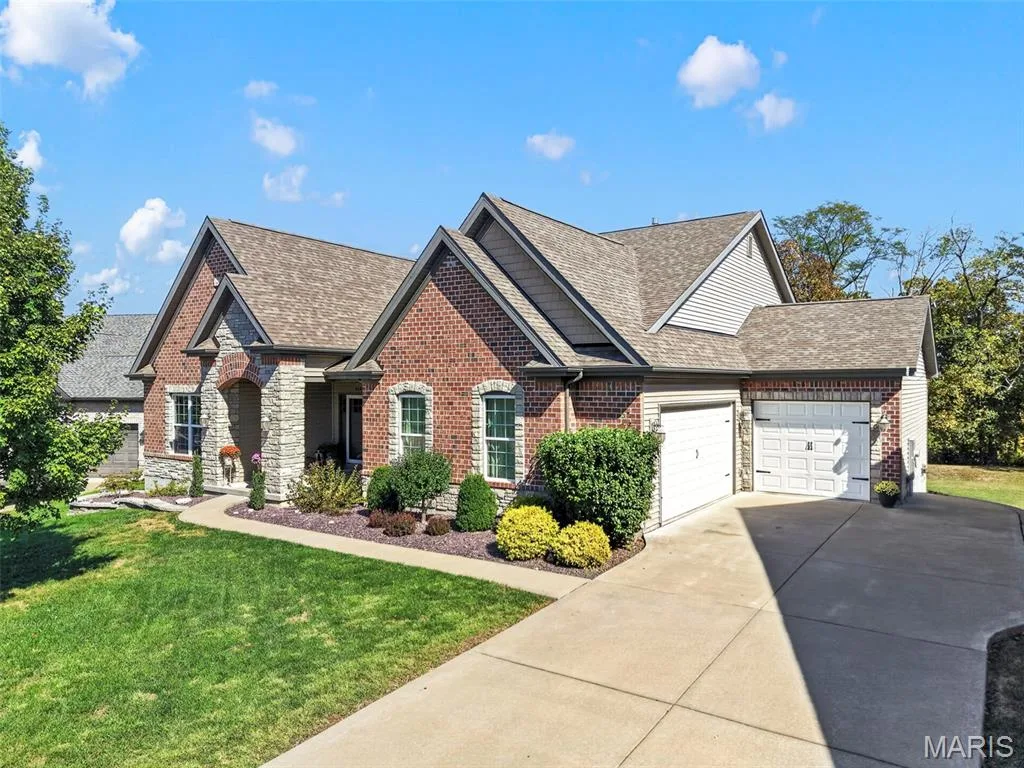 313 Wilmer Farm Trail, Wentzville, MO 63385 — listing photo 1 of 55