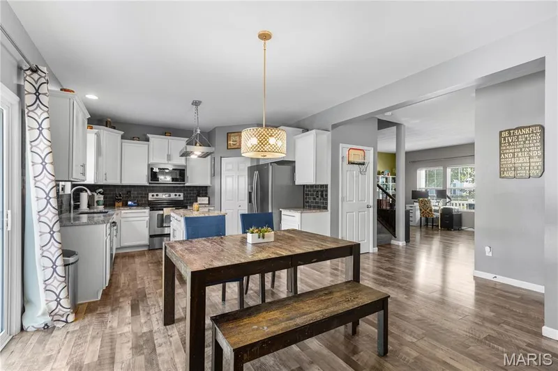 Open concept floor plan keeps the main level connected for gathering or entertaining! — 2542 Amber Willow Court, Lake St. Louis, MO 63367