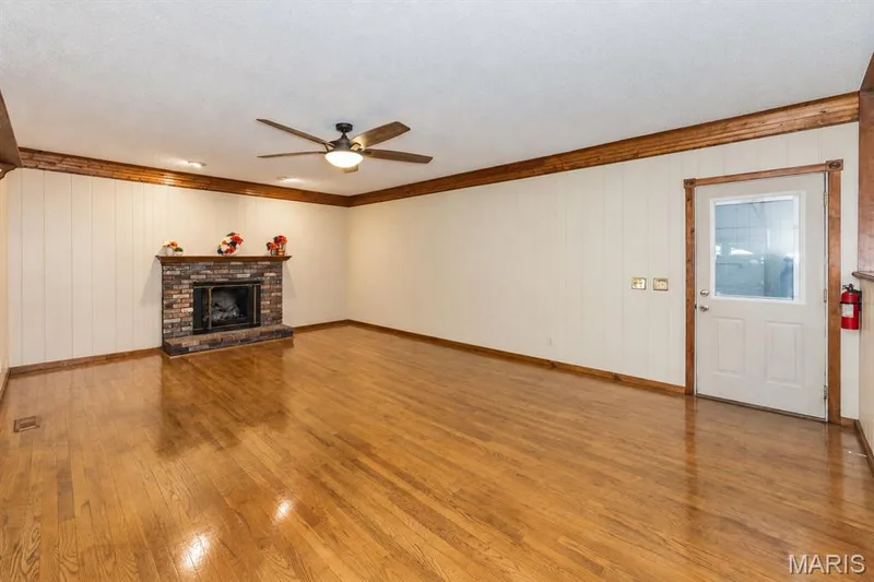 Garage access — 357 Beaver Lake Drive, St Charles, MO 63303